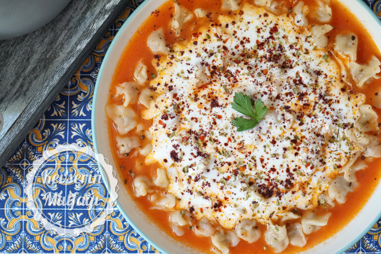 Kayseri Mantısı: Sofraların Vazgeçilmezi, Geleneksel Bir Lezzet Şöleni