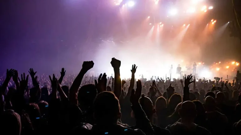 Cem Adrian Kayseri’de Sahne Alıyor: Müzikseverleri Bekleyen Özel Bir Gece