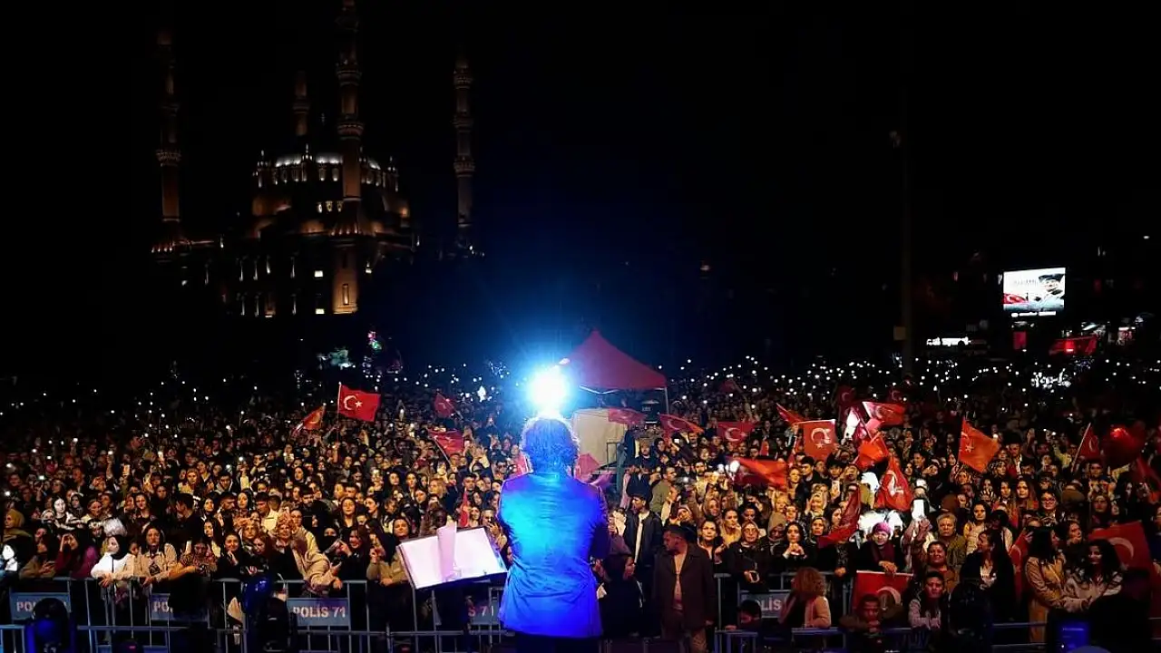 Ünlü Sanatçı Fettah Can, Kayseri'de Unutulmaz Bir Müzik Ziyafetine Hazırlanıyor