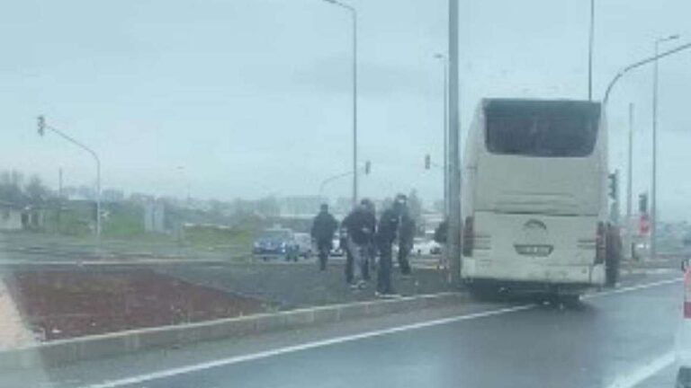 Kayseri-Sivas Karayolunda Yağışlı Hava Yolcu Otobüsü Kazasına Neden Oldu: Can Kaybı Yok