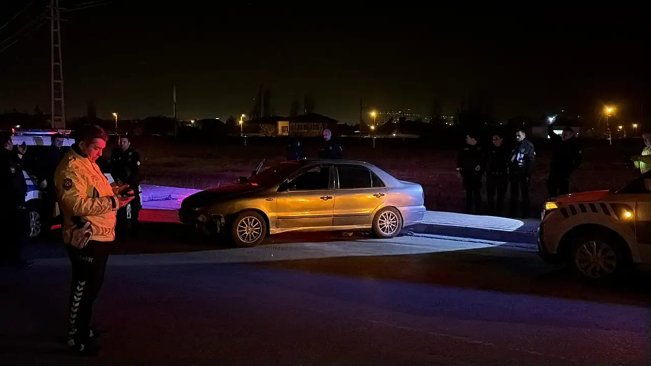 Kayseri'de Polisten Kaçan Ehliyetsiz Sürücü Kaza Yaptı: 685 Bin TL Para Cezası Kesildi
