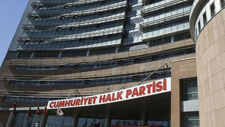 CHP'li Belediye Başkanları Ankara Zirvesi: Belediyelere Yönelik Operasyonlara Karşı Strateji Belirlendi
