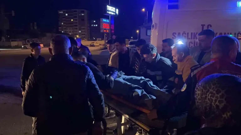 Kayseri Beyazşehir’de Trafik Kazası: İki Araç Çarpıştı, 3’ü Ağır 4 Yaralı Hastanede