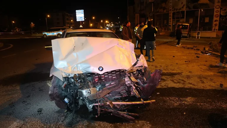 Nevşehir’de Alkollü Sürücünün Karıştığı Kazada 3 Kişi Yaralandı: Ehliyetine Yeniden El Konuldu