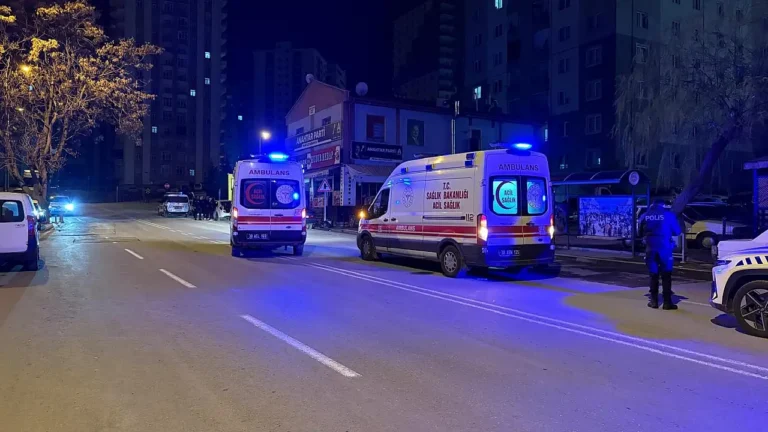 Talas’ta Gruplar Arasında Bıçaklı Kavga: İki Yaralı Hastaneye Kaldırıldı