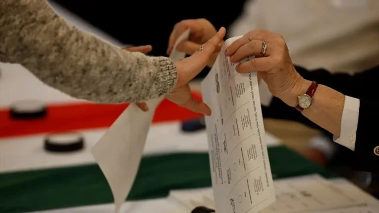 Macaristan’da Siyasi Deprem: 16 Yıllık Orban İktidarı Sona Erdi, Türkiye’den İlk Yorumlar Geldi