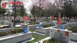 Kartal Şehitliği’nde Duygu Dolu Anneler Günü: “Biz Her Gün Ölüyoruz…”