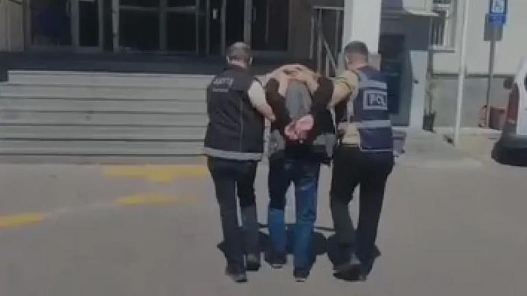 Kayseri’de Uzun Süredir Aranan Cinayet Hükümlüsü Ö.T. Yakalandı: Adalete Teslim Edildi