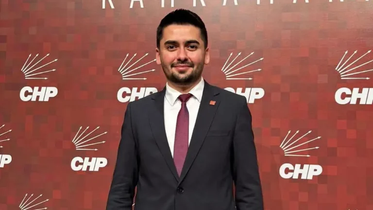 Cumhuriyet Halk Partisi Kayseri'de Bayrak Değişimi: Genç Avukat Gözbaşı İl Başkanı Oldu