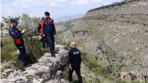 Kayseri Talas’ta Derevenk Viyadüğü’nde Mahsur Kalan Genç Kurtarıldı: Hızlı Operasyon