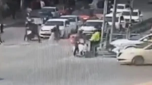 Kayseri Cumhuriyet Meydanı’nda 1 Mayıs’ta Nefes Kesici Anlar: Polis Kuryenin Hayatını Kurtardı