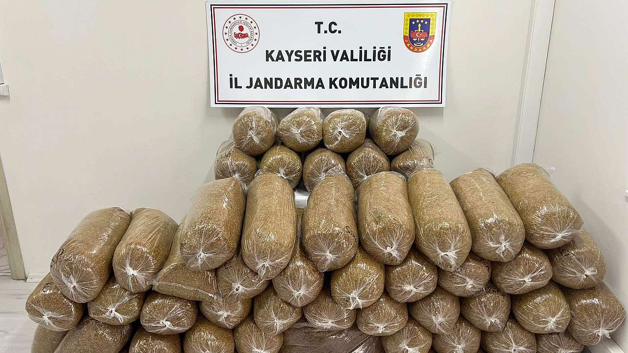 Kayseri Jandarmasından Kaçak Tütüne Büyük Darbe: Yahyalı'da 285 Kilo Ele Geçirildi