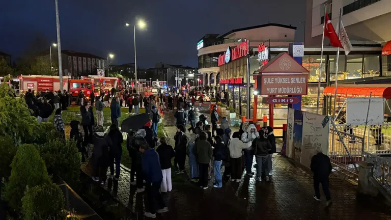 Kayseri Talas’ta Öğrenci Yurdunda Yangın Paniği: Esnaftan Öğrencilere Sıcak Kucaklama