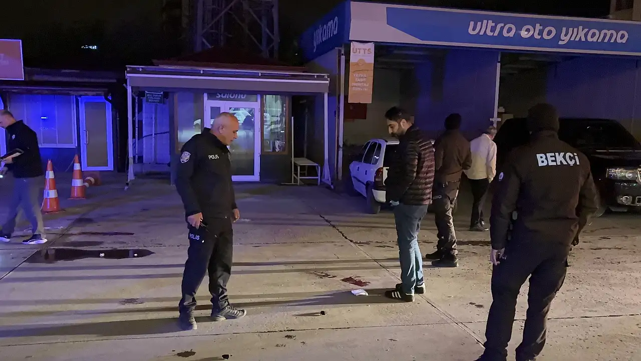 Kayseri Kocasinan'da Akaryakıt İstasyonunda Kanlı Kavga: Bir Can Kaybı, İki Yaralı