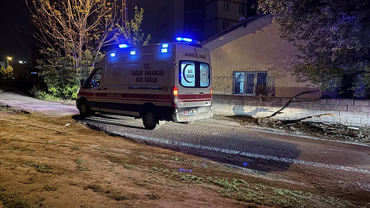 Kayseri'de Anne ve Oğul, Soba Zehirlenmesinden Son Anda Kurtarıldı