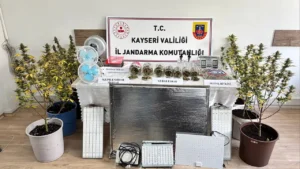 Kayseri'de Jandarma Operasyonu: Evde Uyuşturucu Üretim Düzeni Deşifre Edildi
