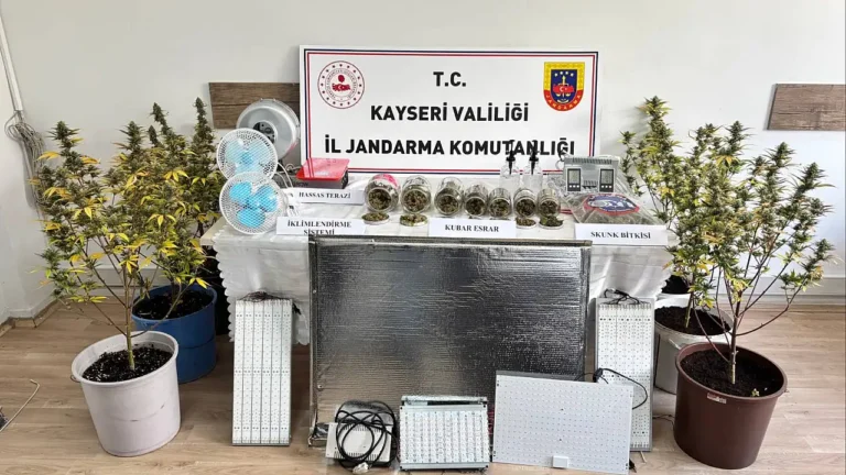 Kayseri’de Jandarma Operasyonu: Evde Uyuşturucu Üretim Düzeni Deşifre Edildi