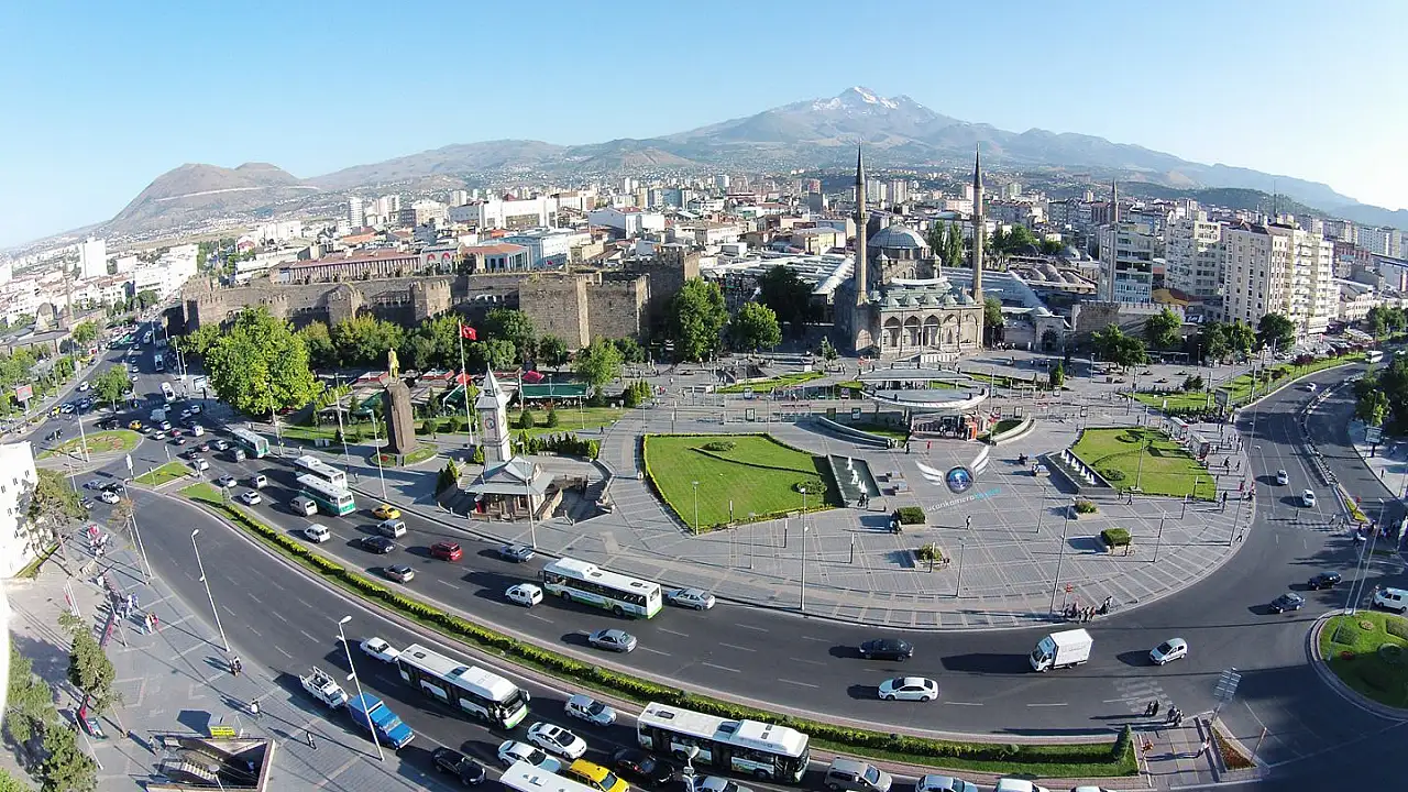 Kayseri'de Ticari Taksilere Zam Talebi Komisyondan Geçti: Yeni Tarifeler Yolda