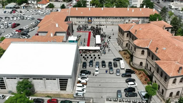 Kayseri Lisesi’nin Tarihi Dokusunda Yeni Dönem: Kafe Alanı KAYTUR’a Tahsis Ediliyor