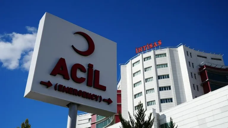 Kırıkkale-Kayseri Karayolu'nda Sabah Kazası: Beş Kişi Yaralandı ve Hastaneye Kaldırıldı