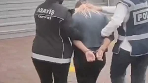 Kayseri’de ‘Hırsızlık’tan Aranan Hükümlü Kadın Yakalandı: 31 Yıllık Cezaevine Teslim Edildi