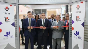 Kayseri'de Bilim Rüzgarı: Hidayet Aydoğan Lisesi'nden Yenilikçi Projelerle TÜBİTAK Fuarı Coşkusu
