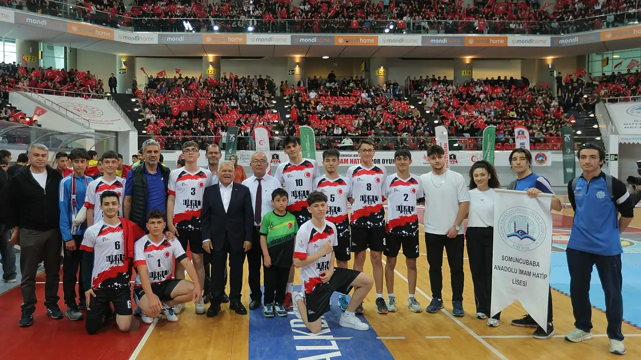 Kayseri'de Gençlik ve Spor Coşkusu: İmam Hatip Okulları Oyunları Büyük İlgi Gördü