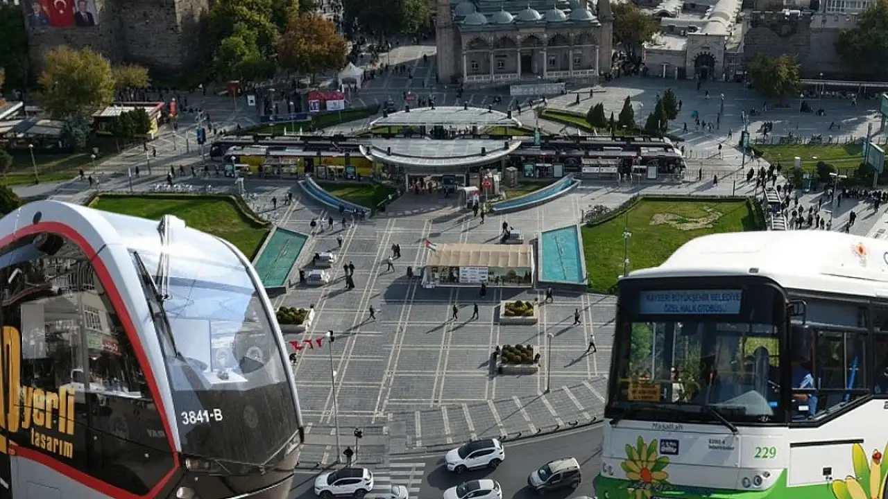 Kayseri'de Toplu Ulaşım Ücretlerine Altı Ayda Çifte Zam: Bilet Fiyatları Yüzde 56 Yükseldi