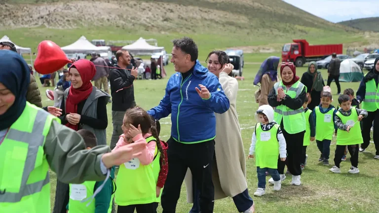 Kayseri Develi’de İkinci Çocuk Dağcılar Festivali: Minikler Yaylada Doğa ile Buluştu