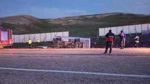 Malatya-Kayseri Karayolu'nda Taraftar Midibüsü Devrildi: 27 Yaralı