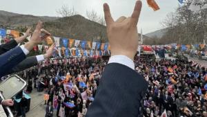 MHP Kayseri Eski İl Başkanı Serkan Tok’tan Kutsal Topraklardan Mesaj ve Siyasi Geçmişi