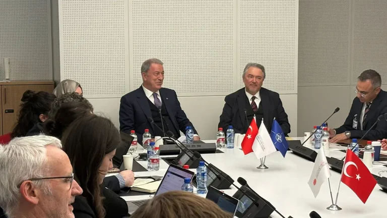 Türkiye’nin NATO’daki Stratejik Rolü Brüksel’de Vurgulandı: Hulusi Akar’dan Kritik Mesajlar