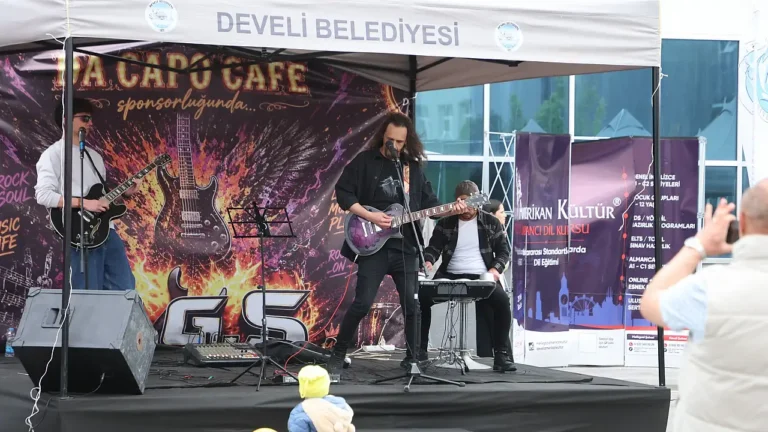 Kayseri Develi’de Gençlik Festivali Coşkusu: Öğrenciler Gönüllerince Eğlendi