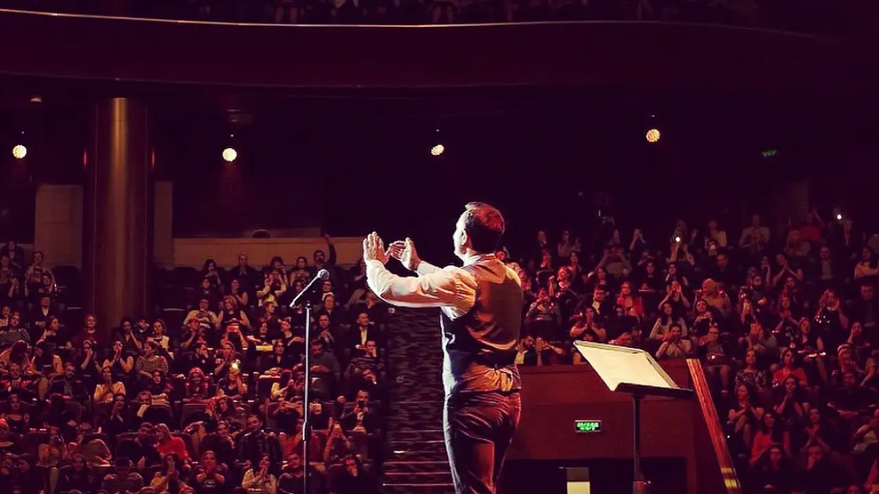 Kayseri, Romantizmin Sesi Rafet El Roman'ı Ağırlayacak: Konser Detayları Belli Oldu