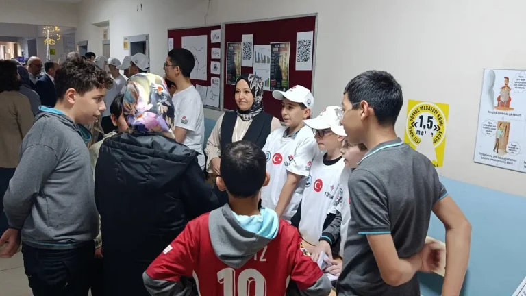 Kayseri Ömer Serpil Özberber Fen Lisesi’nden TÜBİTAK 4006 Bilim Fuarı’na Tam Kadro Başarı