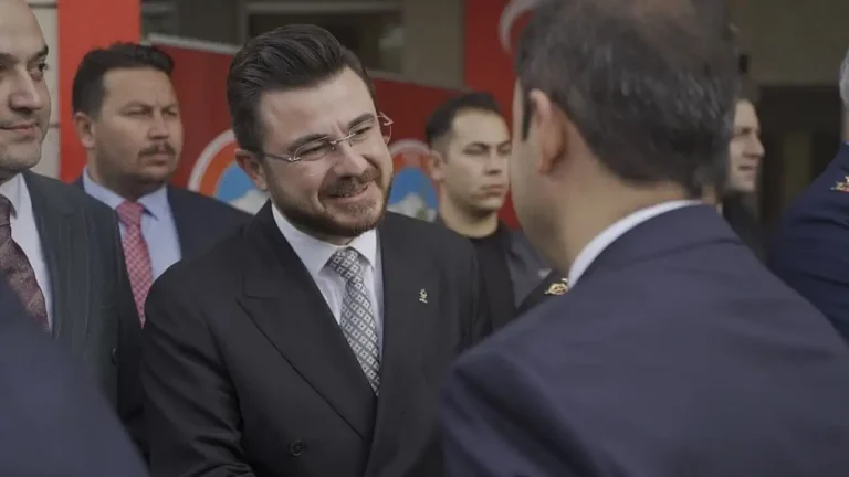 Kayseri Siyasetinde Üslup Tartışması: Parti Değiştiren Üyeler Üzerine Yükselen Gerilim ve Nezaket Vurgusu