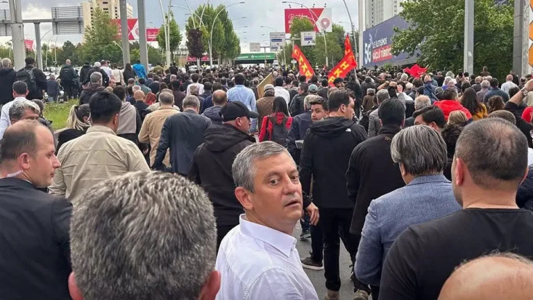 CHP’de Kritik Dönemeç: Kayseri’den Özgür Özel’e Güçlü Destek Mesajı