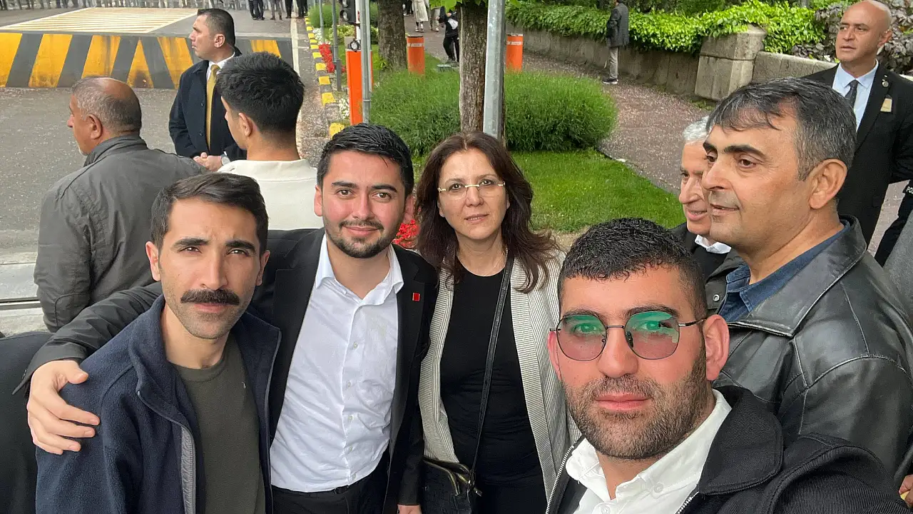 CHP Kayseri İl Başkanı Ufuk Ozan Gözbaşı'ndan Ankara Dönüşü Önemli Açıklamalar ve Parti Nöbeti