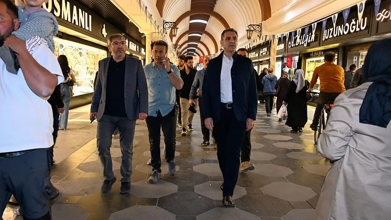 Kayseri'de Bayram Öncesi Kapsamlı Güvenlik Denetimi: Emniyet Müdürü Aydın Vatandaşlarla Bir Araya Geldi
