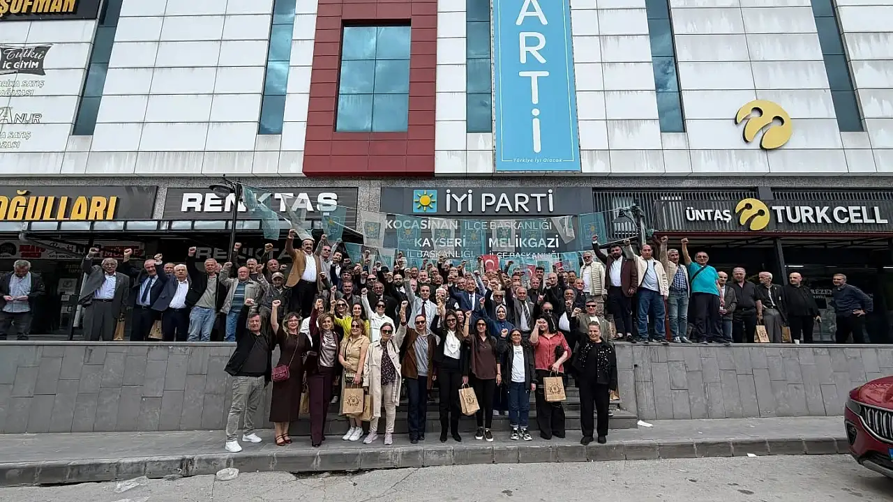 İYİ Parti Kayseri'de Bayram Coşkusunu Yaşadı: Lider Kadro ve Partililer Bir Arada