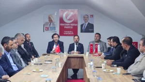 Kayseri Siyasetinde Yeni Dalgalanma: Yeniden Refah'tan Ayrılan İsimler Anahtar Parti'ye Katıldı