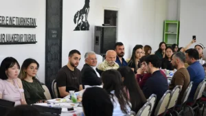 Kayseri, Bayram Coşkusunu Türk Dünyası Gençleriyle Paylaştı: Başkan Büyükkılıç’tan Anlamlı Ziyaret