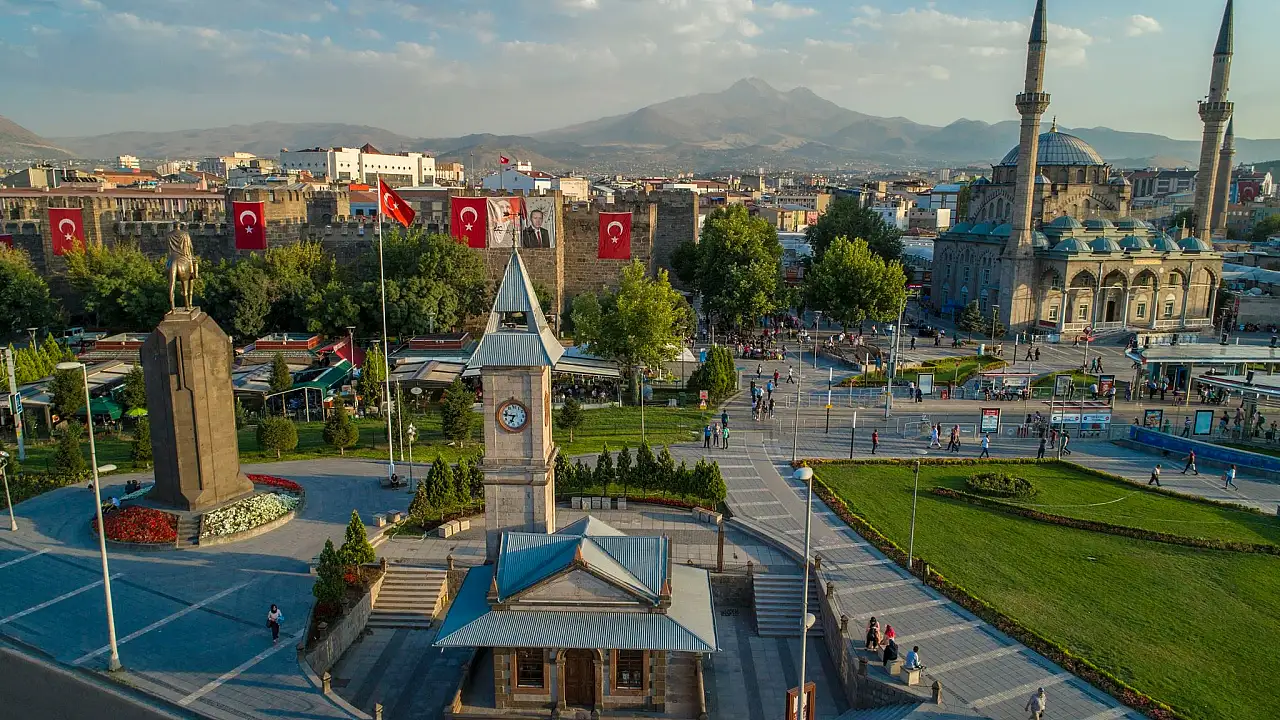 Kayseri'nin Tarihi Hamamları: Asırlık Mirasın Yolculuğu ve Değişen Yüzleri