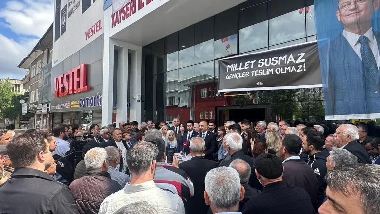 CHP Kayseri Teşkilatında Bayramlaşma Coşkusu: Birlik ve Halk Vurgusu Öne Çıktı