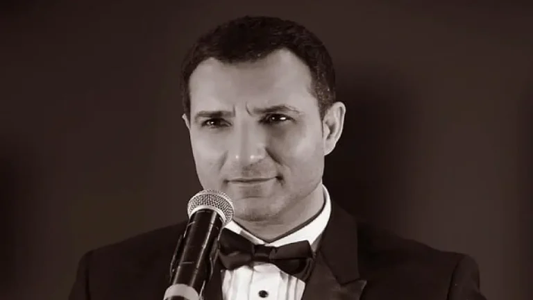 Rafet El Roman Kayseri'de Sahne Alıyor: Romantik Ezgilerle Unutulmaz Bir Gece Bekleniyor