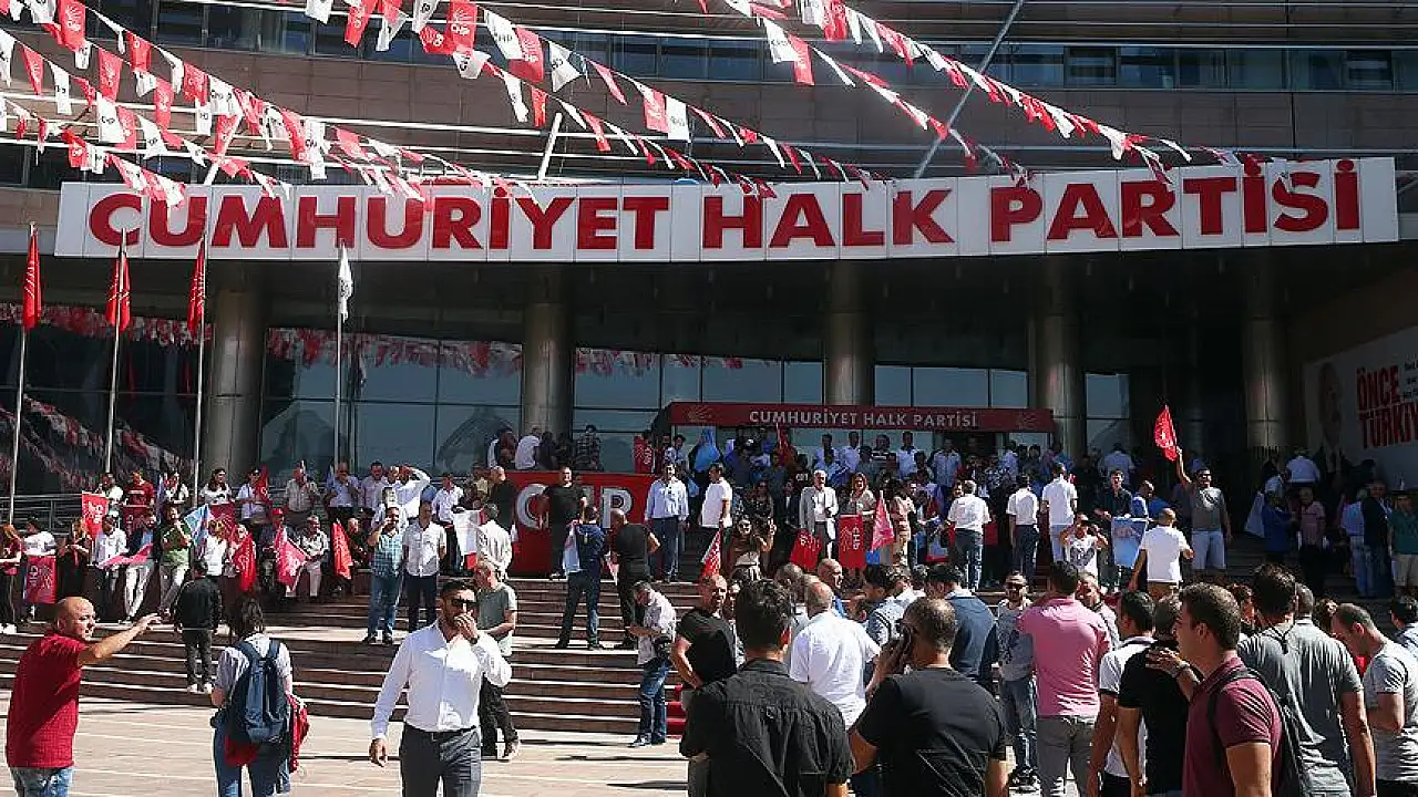 CHP'de Kritik Viraj: Kurultay İçin Yeterli İmza Toplandı, İlk Destek Kayseri'den Geldi