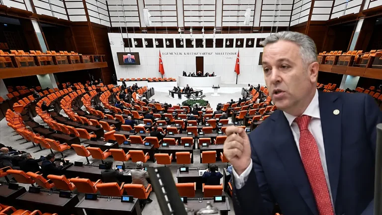 CHP’de Eski Milletvekillerinden ‘Derhal Kurultay’ Çağrısı: Özgür Özel’in Genel Başkanlığına Yönelik Karara Tepki