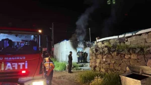 Kayseri Kocasinan’da Metruk Evde Yangın Paniği: Soruşturma Başlatıldı