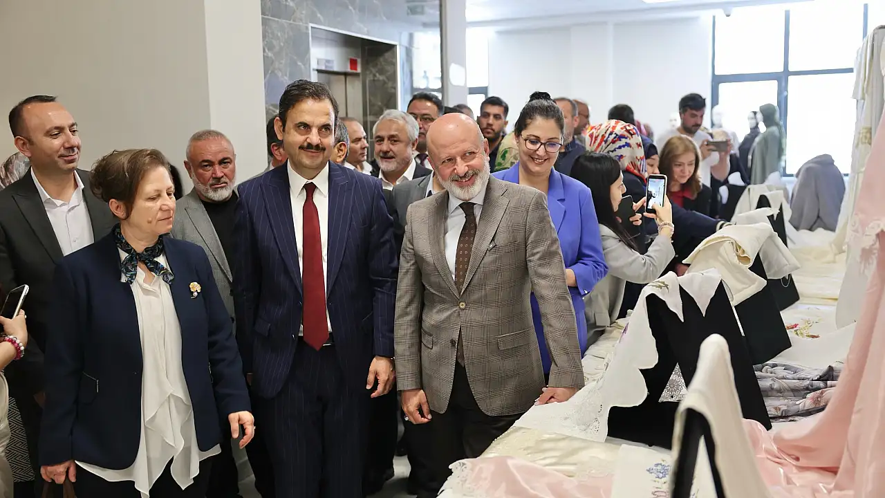 Kocasinan Akademileri'nden Yıl Sonu Sergisi: Eğitim Yuvaları Sosyal Yaşamın Yeni Merkezleri Oldu