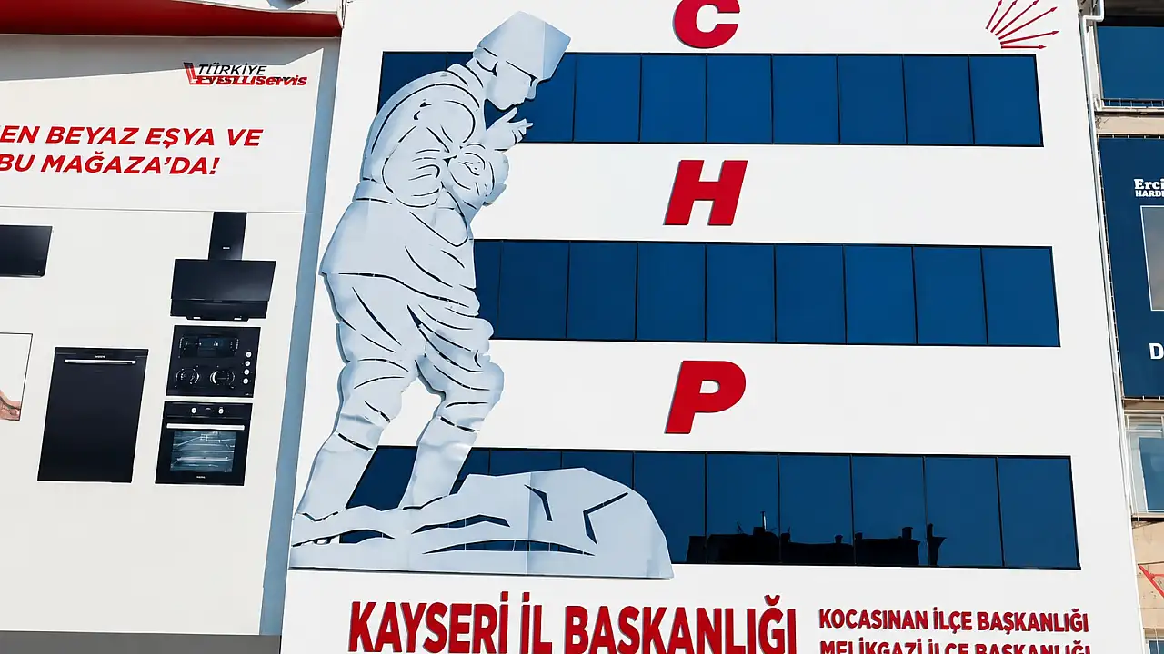 CHP Kayseri'de Kongre Takvimi Askıda: Üç İlçenin Akıbeti Toplantı Sonrası Netleşecek
